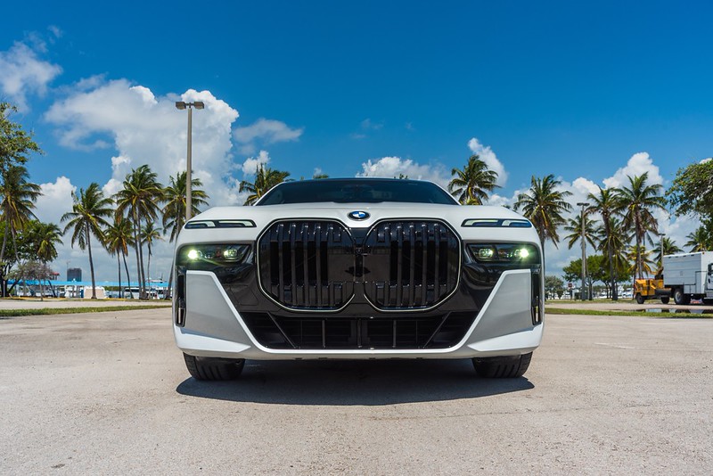 Aluguel de BMW 740i Sedan em Miami