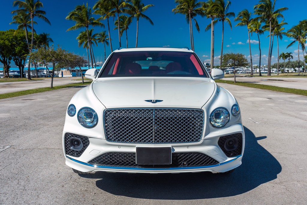 Аренда Bentley Bentayga V8 in Miami