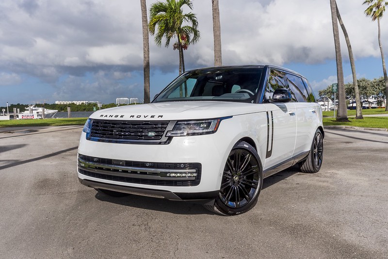 Rent a SUV Range Rover HSE P400 in Miami