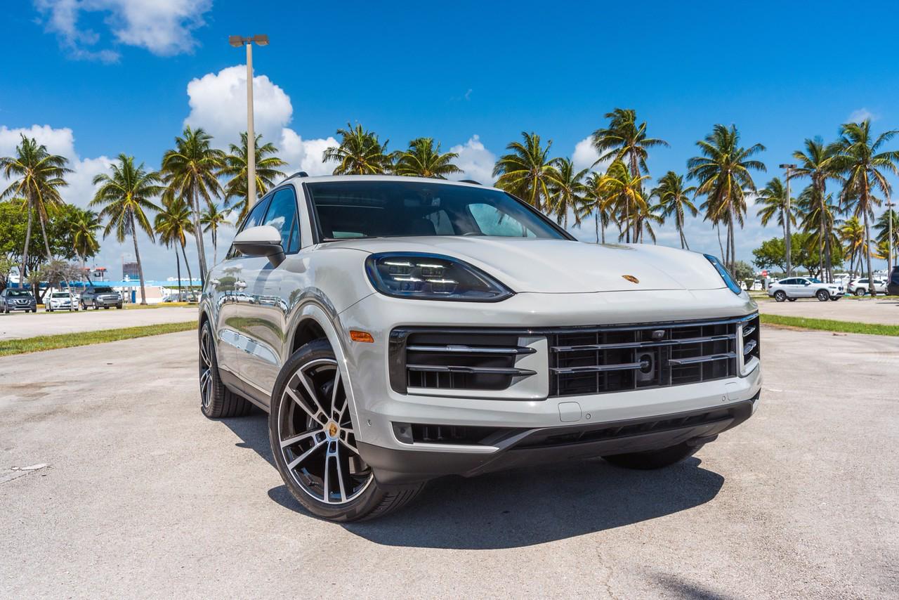 Aluguel Porsche Cayenne Cinza em Miami